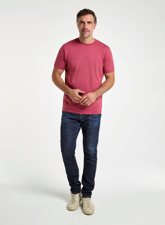 Men’s classic T-shirt in Burgundy.