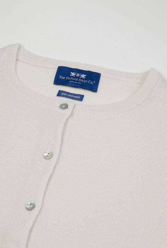 Women’s cashmere cardigan in Ecru.