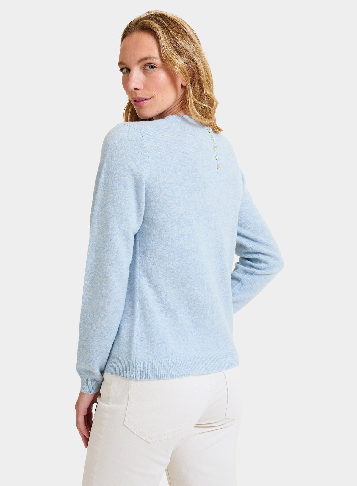 Women’s cashmere crew neck jumper in Frost.