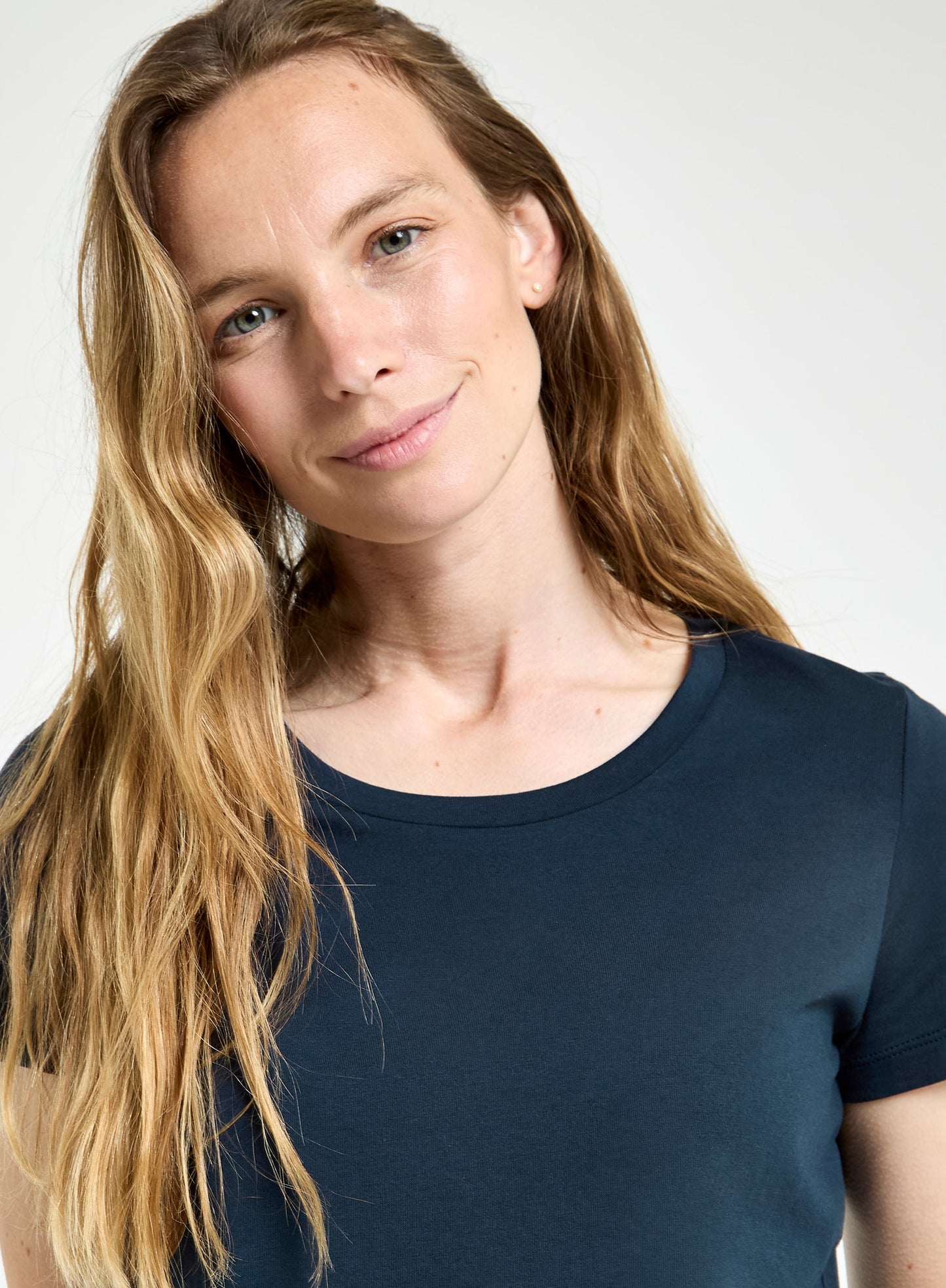 Womens Classic Scoop Neck Short - Sleeved T-Shirt in Navy