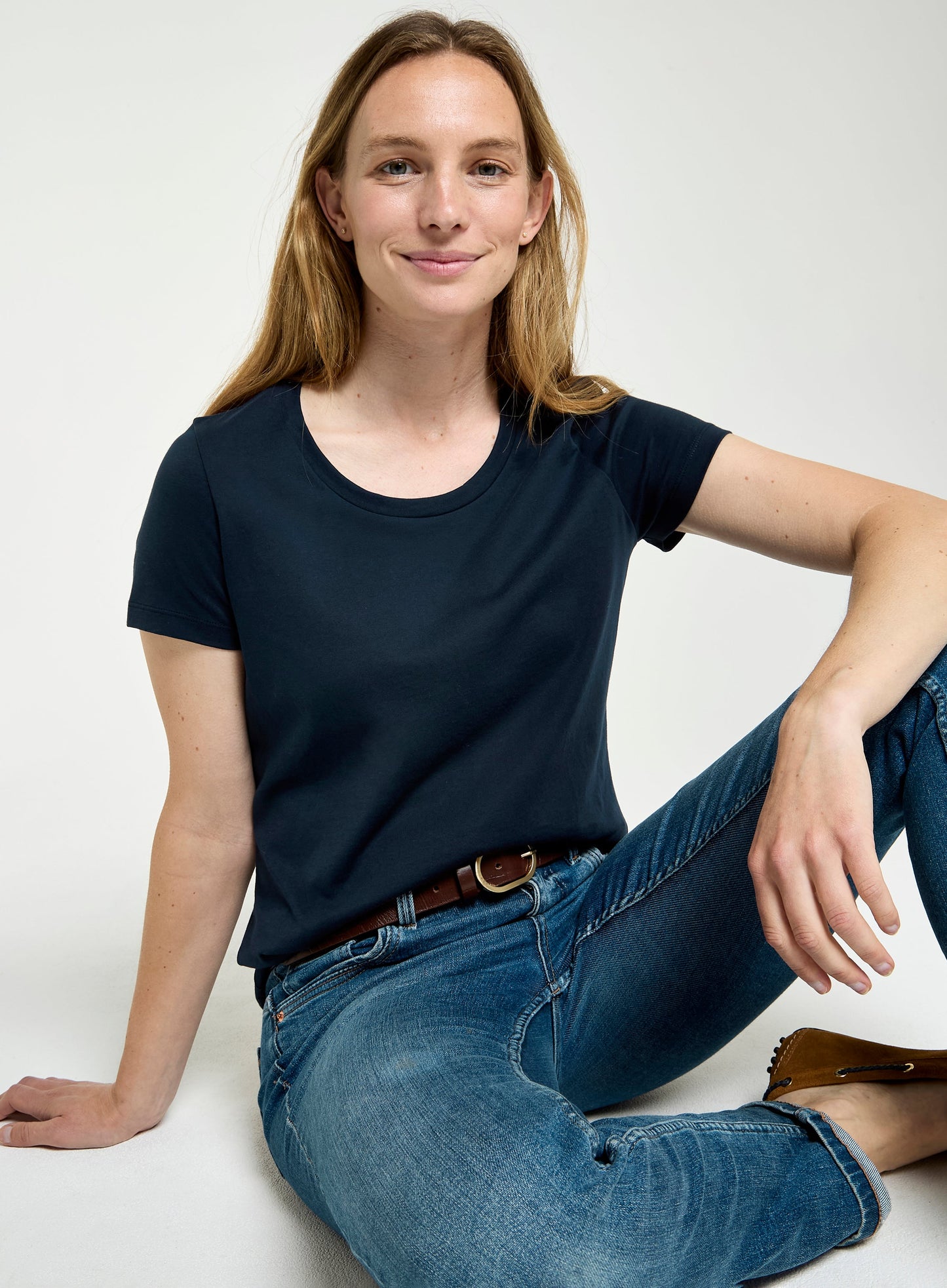 Womens Classic Scoop Neck Short - Sleeved T-Shirt in Navy