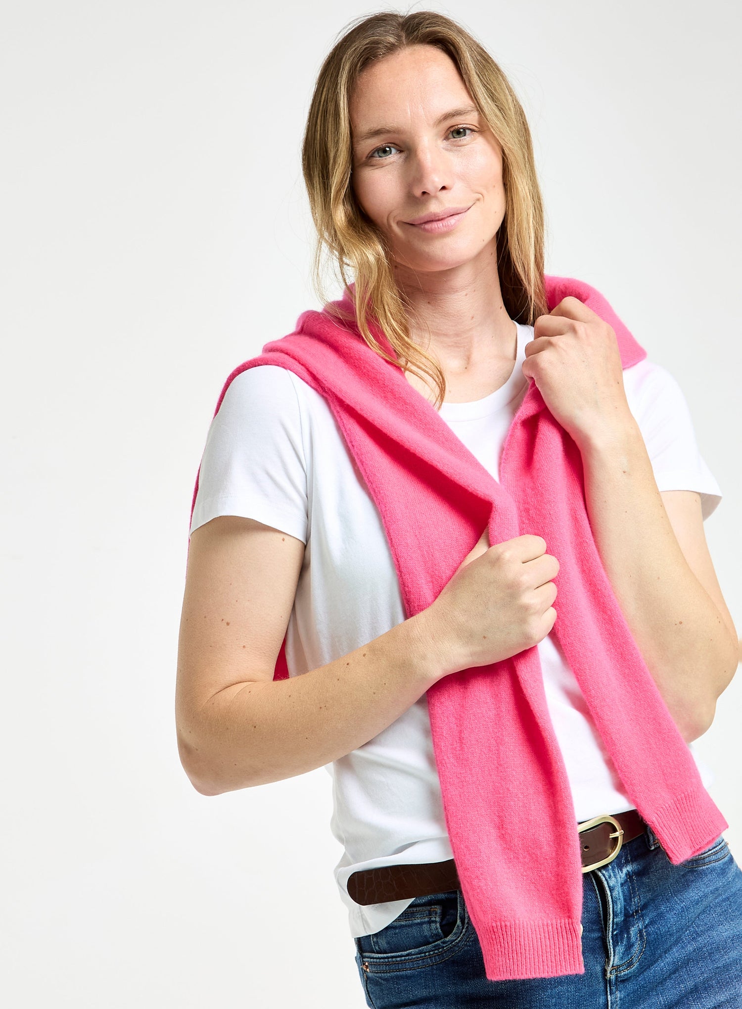 Women’s Classic Scoop Neck Short - Sleeved T-Shirt in White