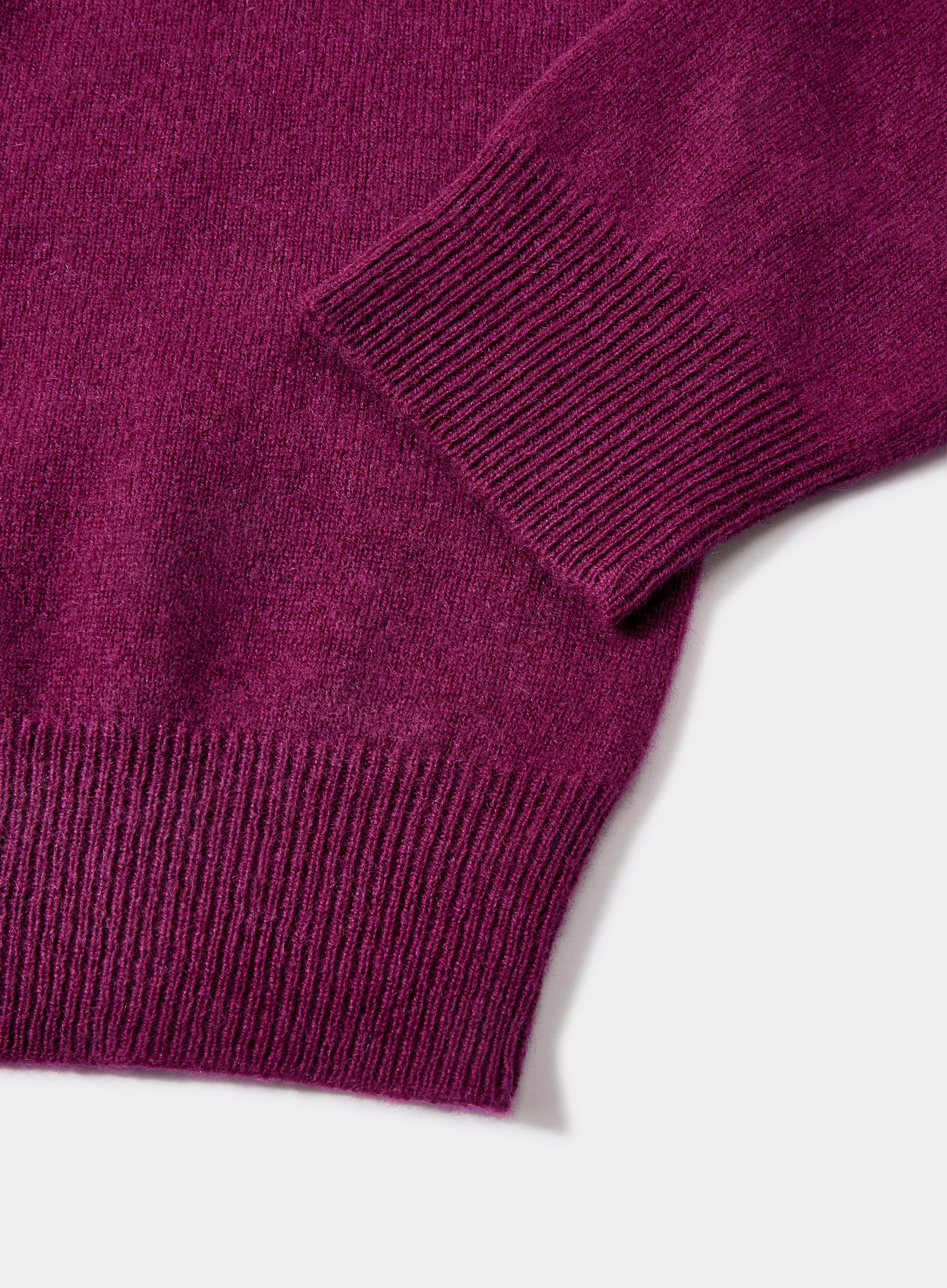 Cashmere V Neck - Aubergine