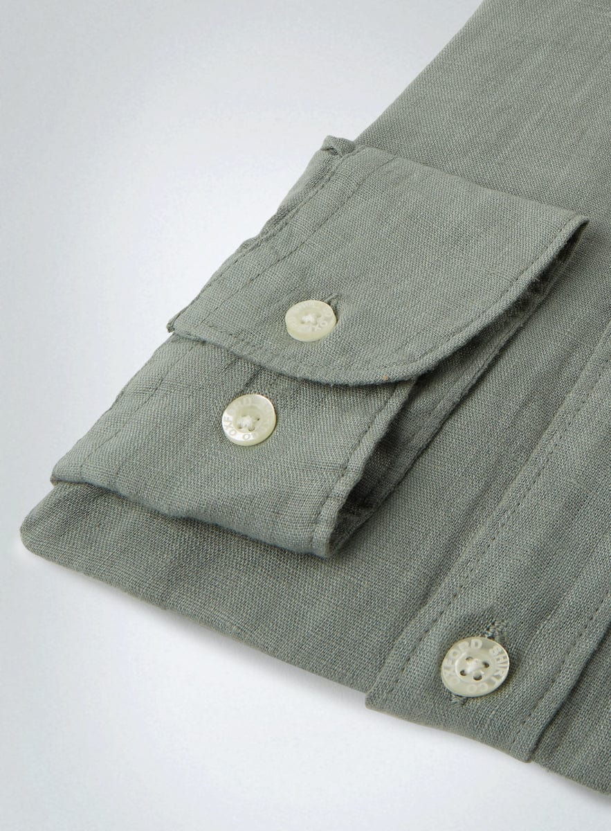 "Tailored Fit Linen Shirt in Moss"