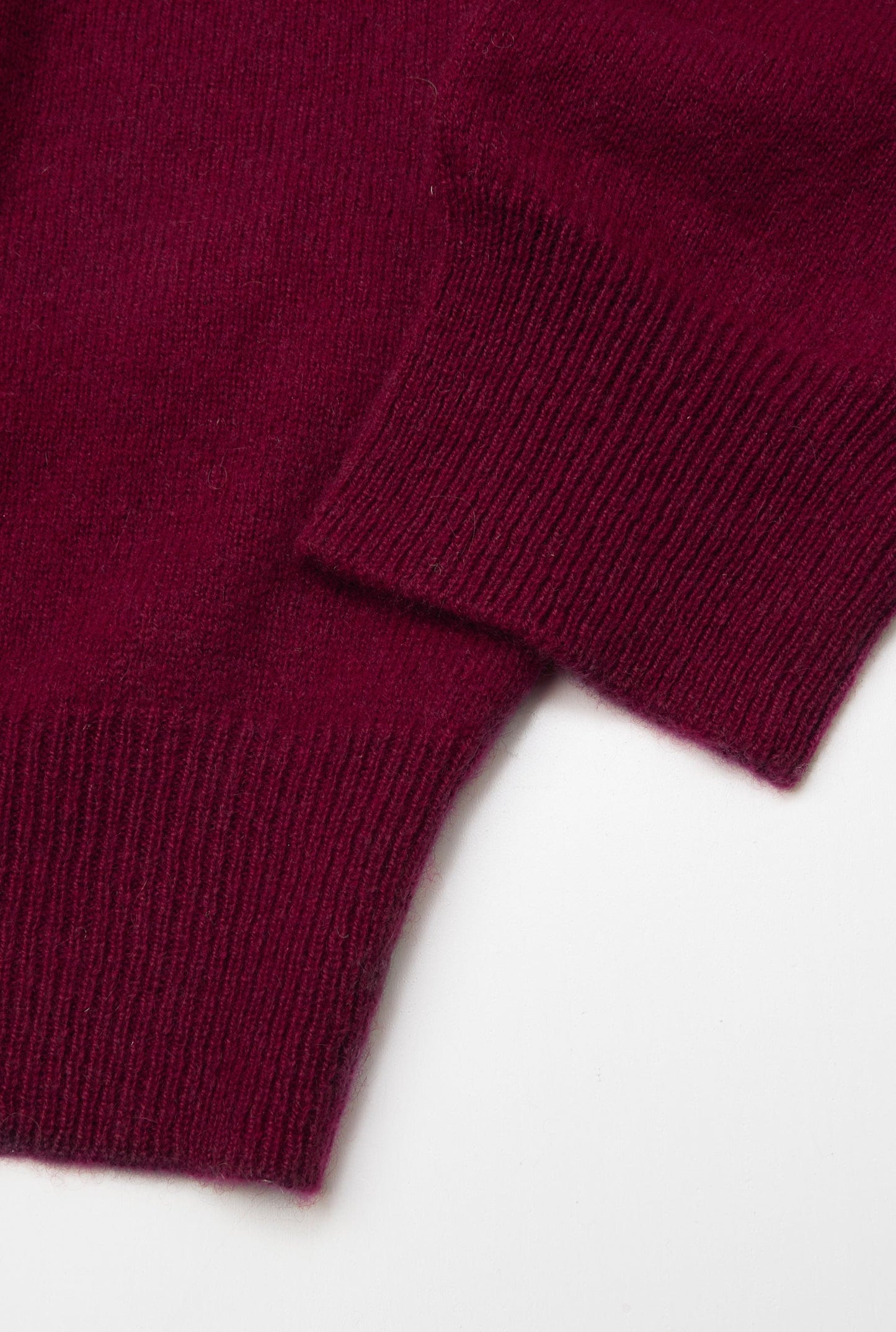 "Cashmere Crew Neck in Raspberry"