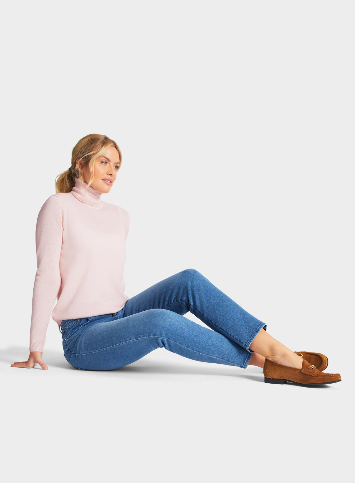 Cashmere Roll Neck in Pastel Pink