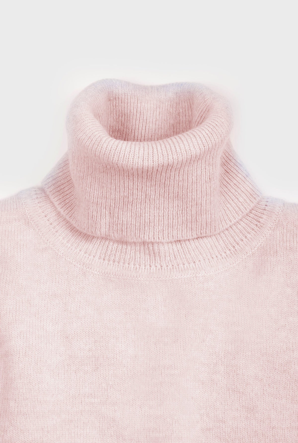 Cashmere Roll Neck in Pastel Pink