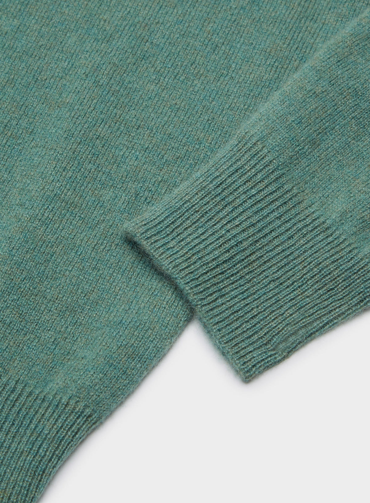 Men’s cashmere crew neck jumper in Green.