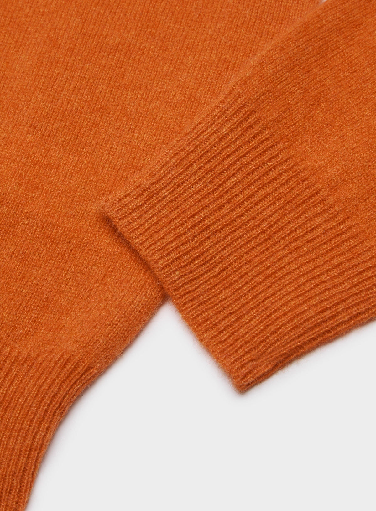 Men’s cashmere crew neck jumper in Rust.