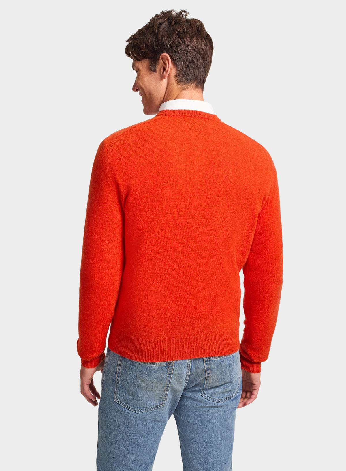 Men’s cashmere crew neck jumper in Rust.
