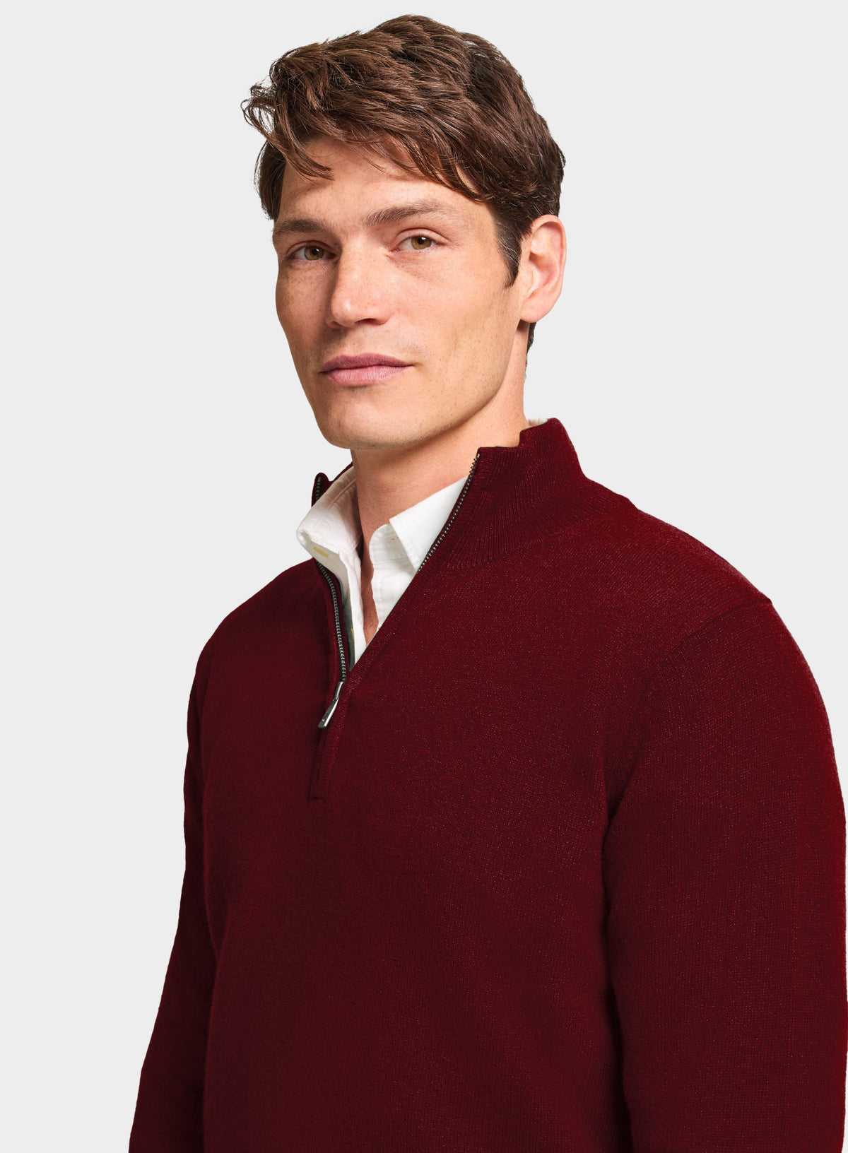 Men’s cashmere quarter zip jumper in Bordeaux.