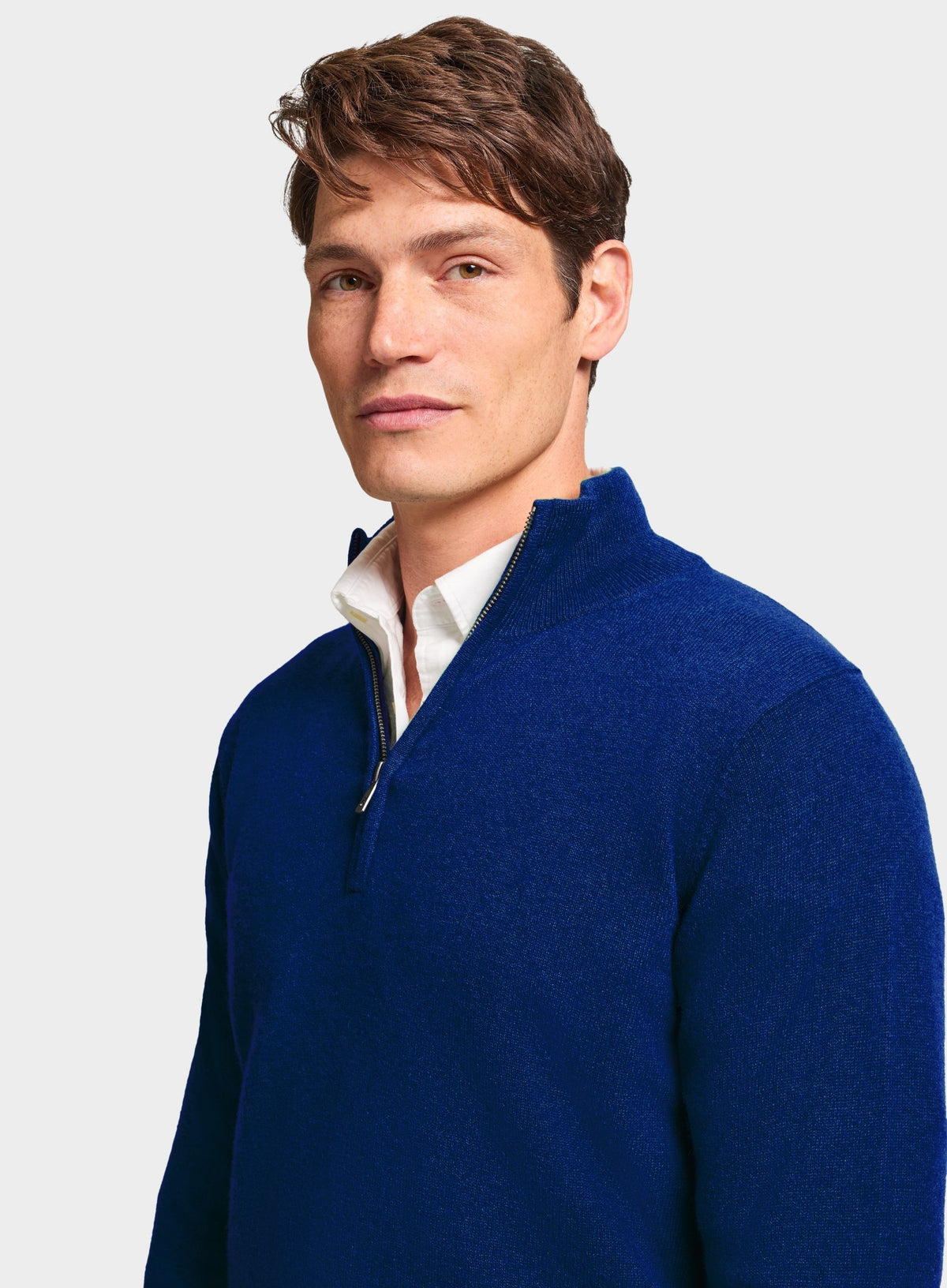 Men’s cashmere quarter zip jumper in Bright Blue.