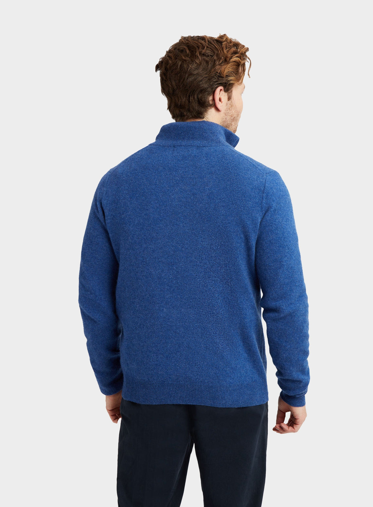 Men’s cashmere quarter zip jumper in Denim.