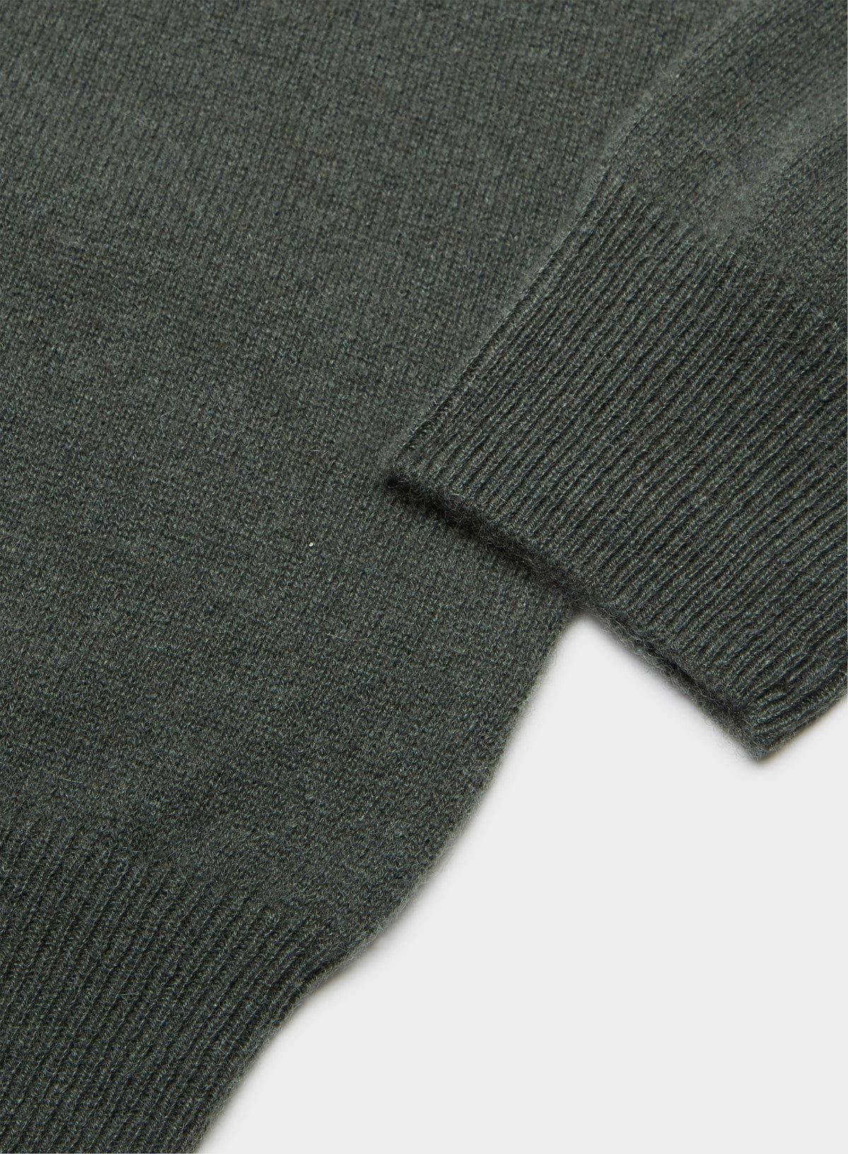 Men’s cashmere quarter zip jumper in Highland Green.