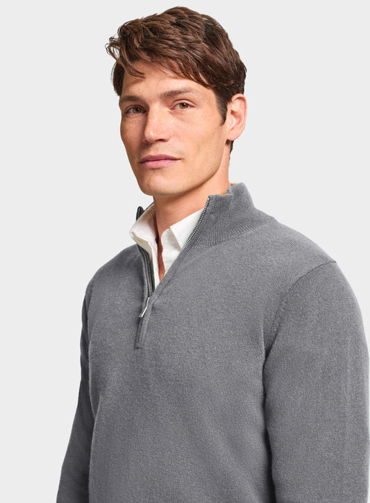 Men’s cashmere quarter zip jumper in Mid Grey.