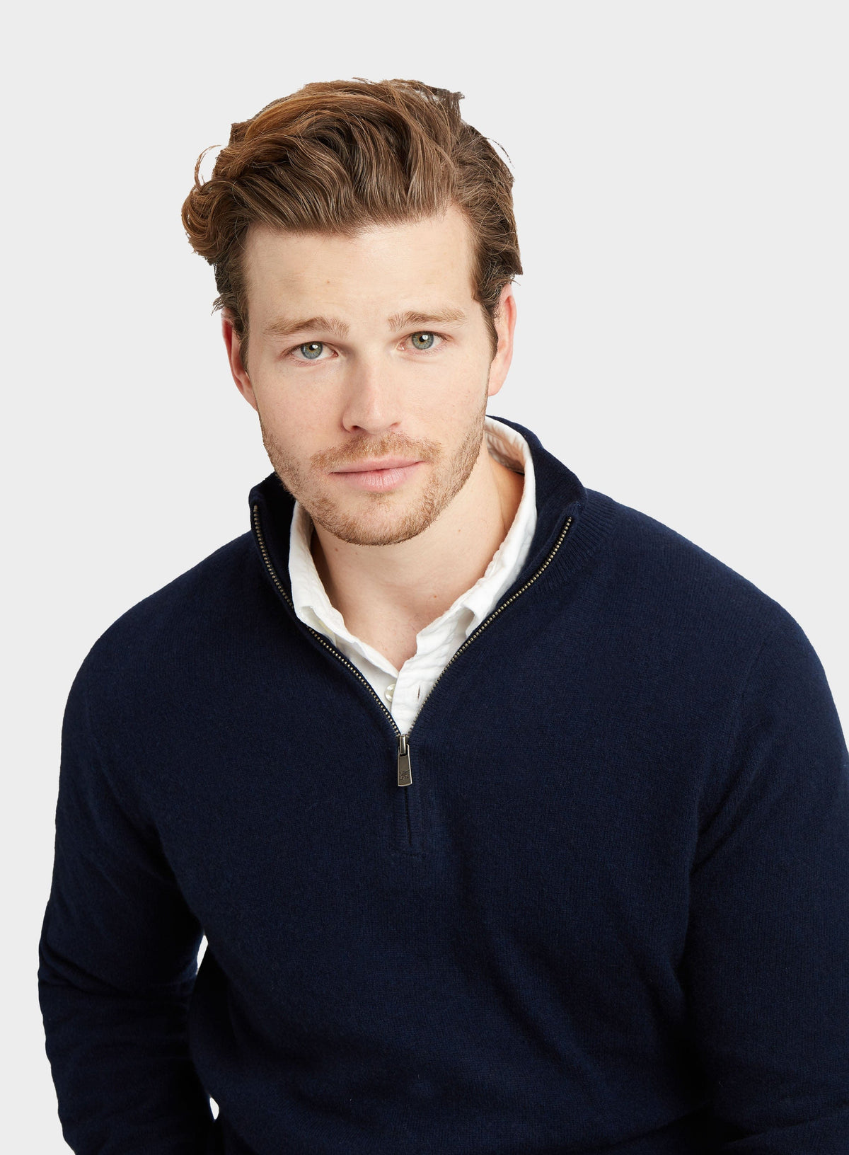 Men’s cashmere quarter zip jumper in Navy.
