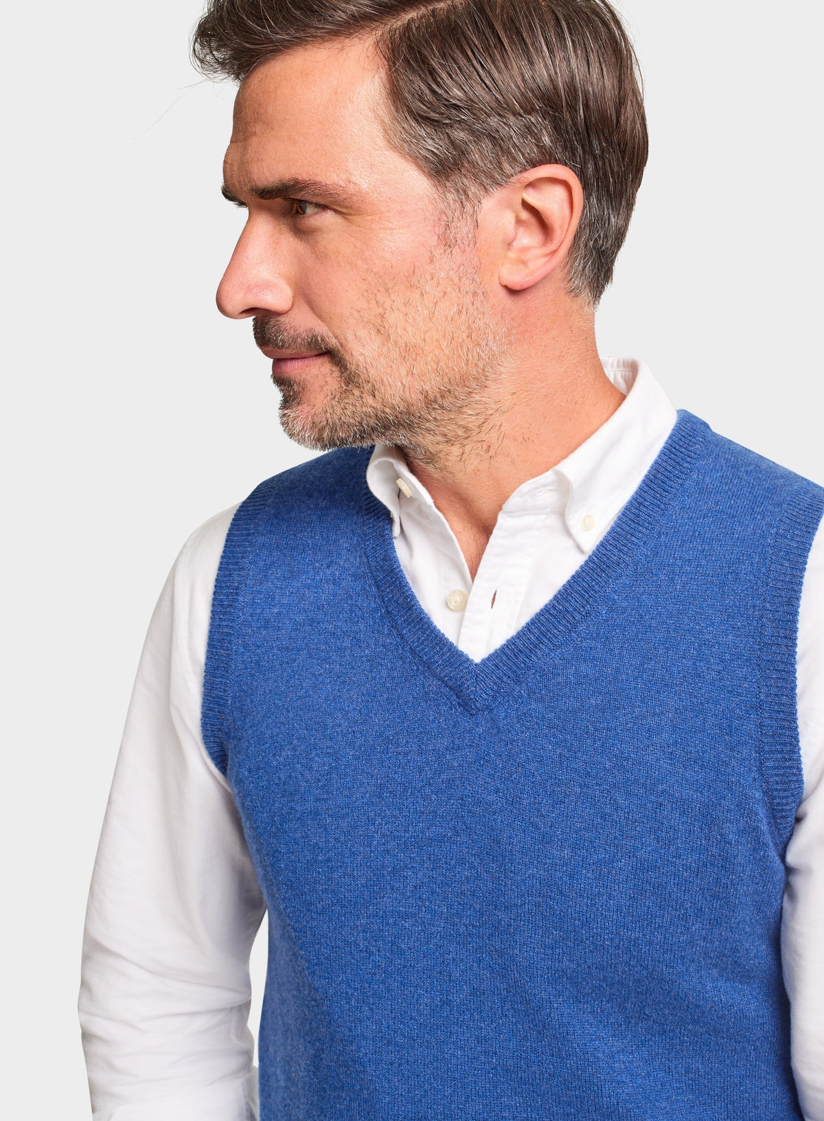 Men’s cashmere sleeveless vest in Bright Blue.