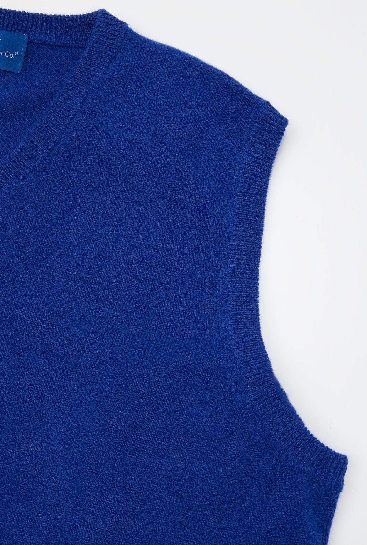 Men’s cashmere sleeveless vest in Bright Blue.