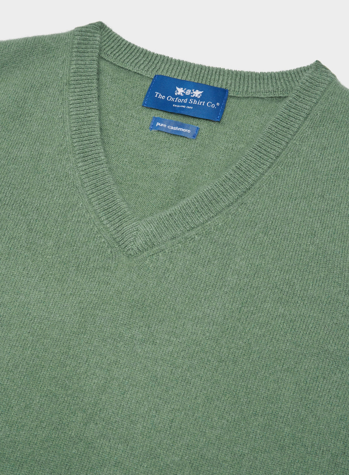 Men’s cashmere sleeveless vest in Green.