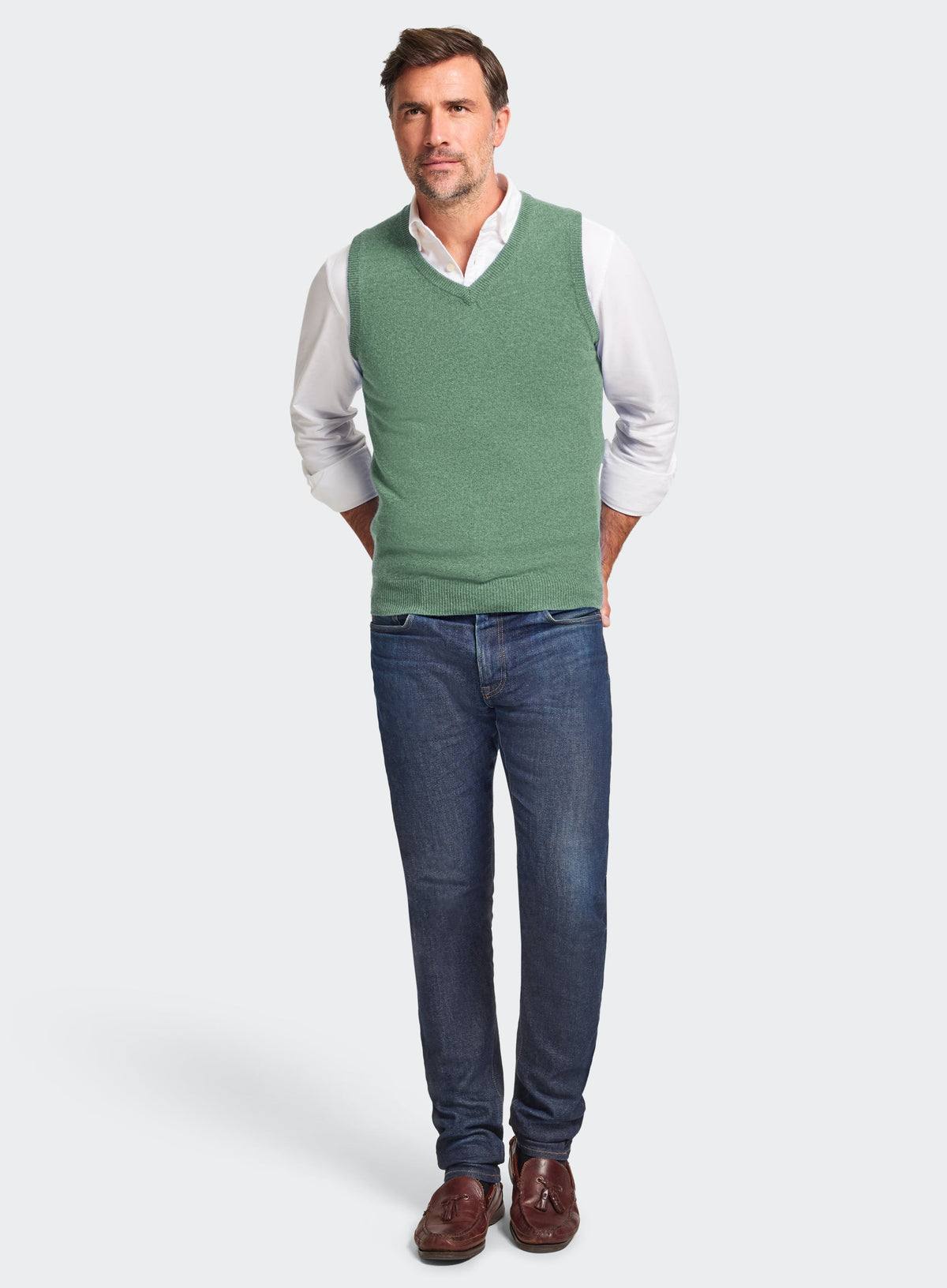 Men’s cashmere sleeveless vest in Green.
