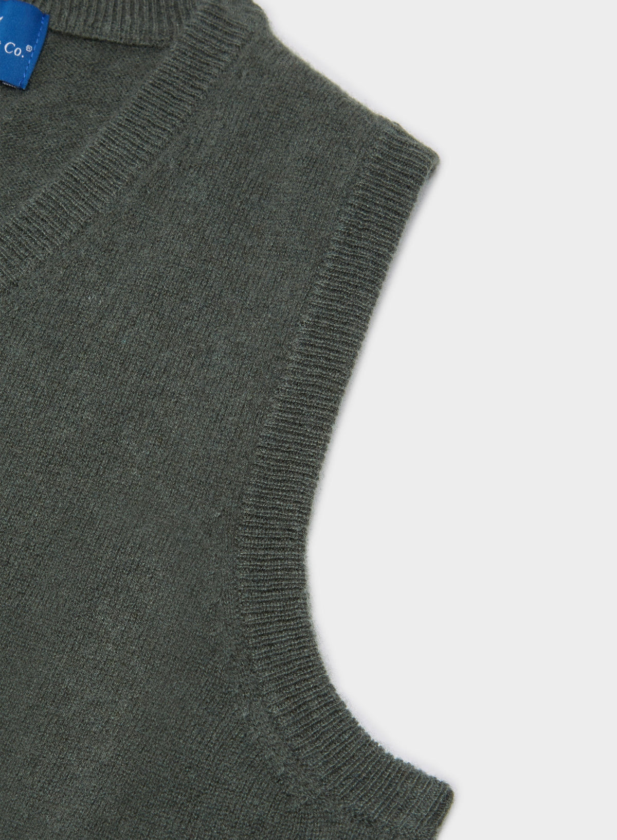 Men’s cashmere sleeveless vest in Highland Green.