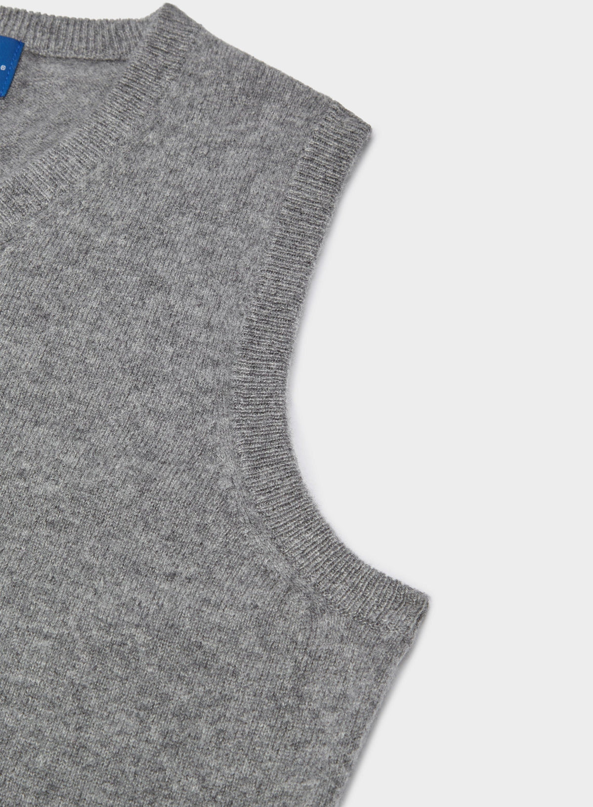Men’s cashmere sleeveless vest in Mid Grey.