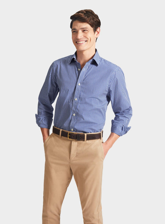 Men’s classic shirt in Navy Gingham.