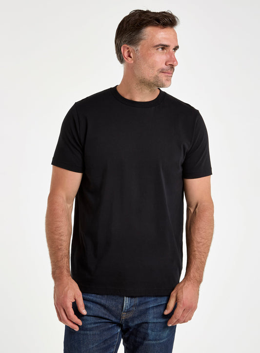 Men’s classic T-shirt in Black.