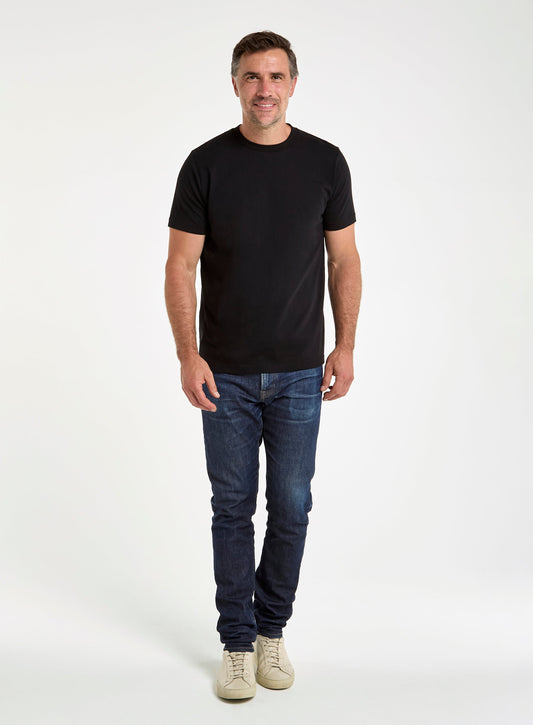 Men’s classic T-shirt in Black.