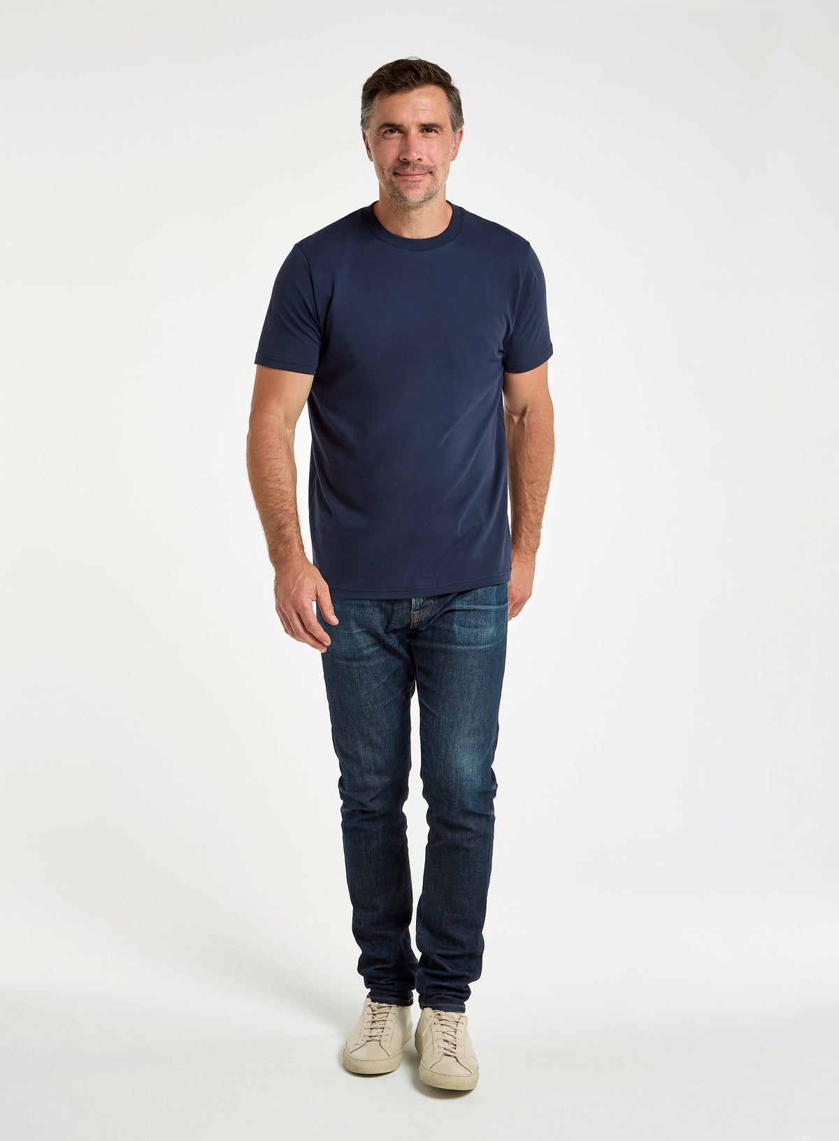 Men’s classic T-shirt in Navy.