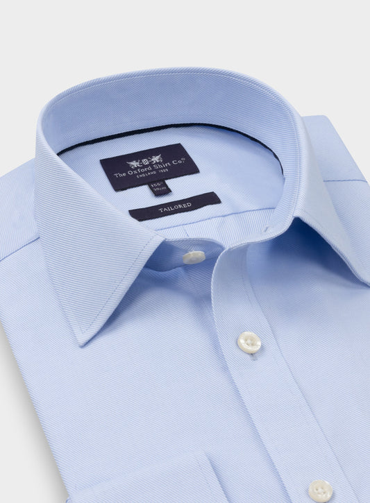 Men’s classic twill shirt in Blue.