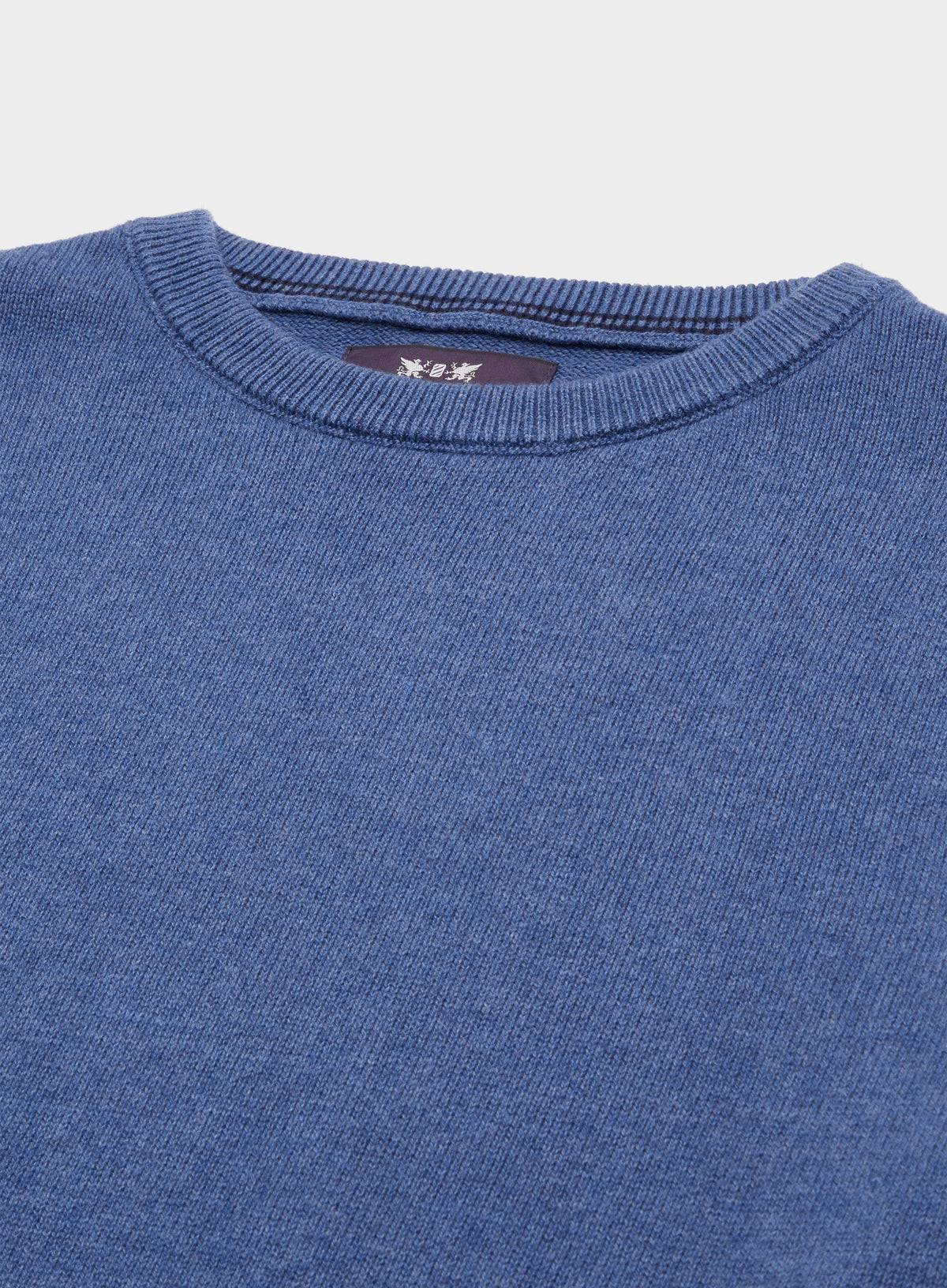 Men’s cotton cashmere crew neck jumper in Denim.