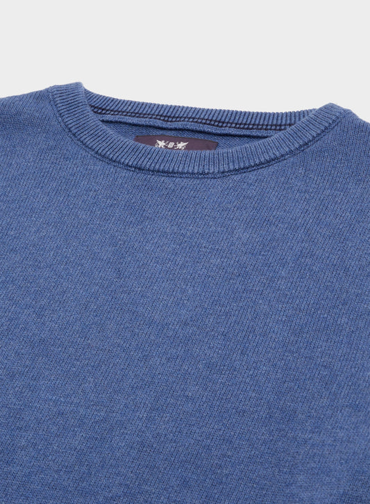 Men’s cotton cashmere crew neck jumper in Denim.