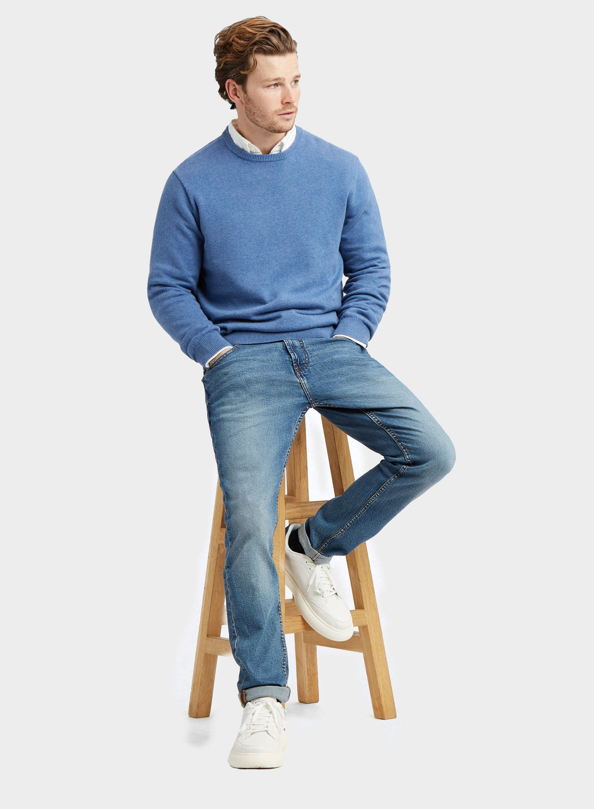 Men’s cotton cashmere crew neck jumper in Harbour Blue.