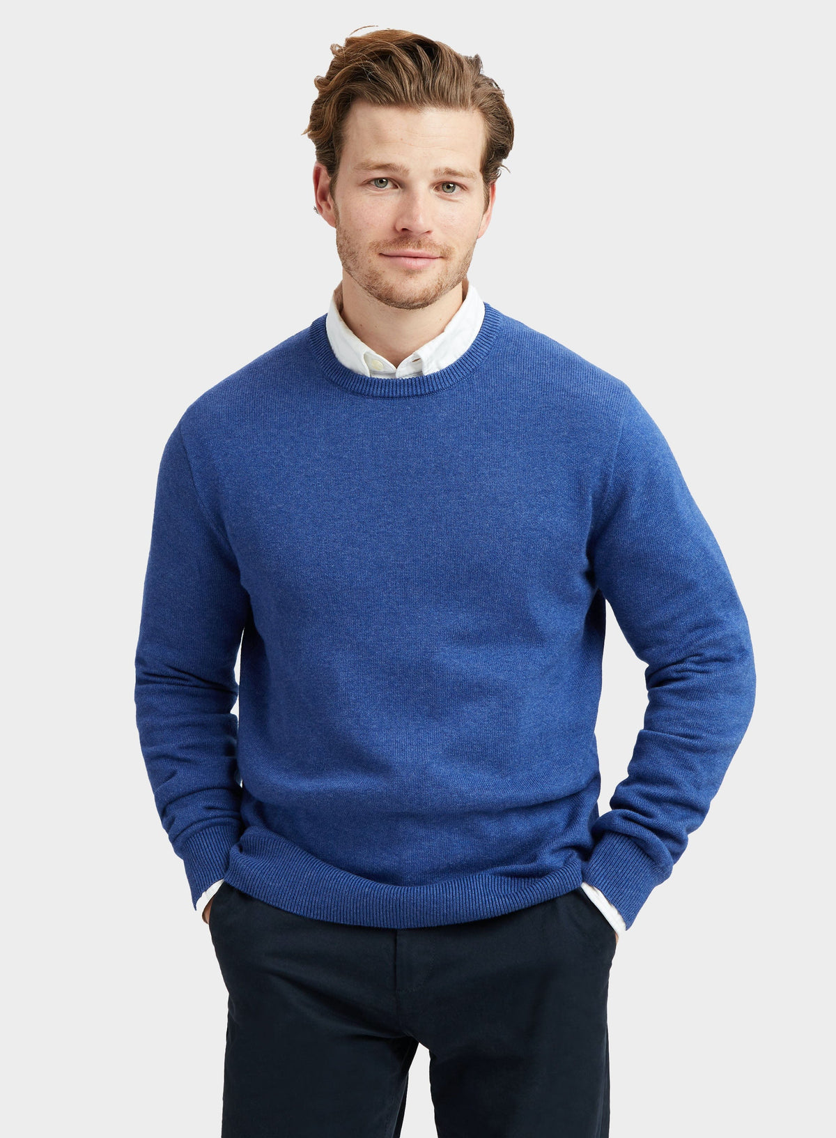 Men’s cotton cashmere crew neck jumper in Marine Blue.