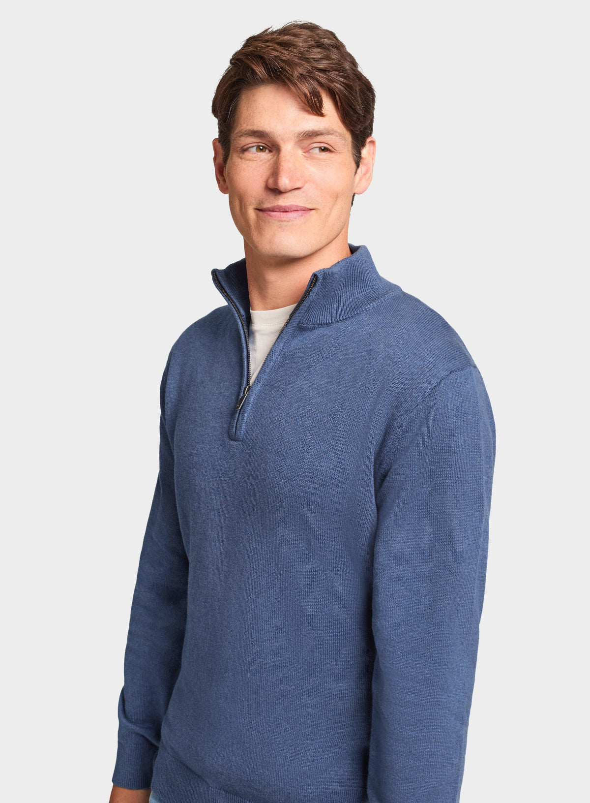 Men’s cotton cashmere quarter zip jumper in Denim.
