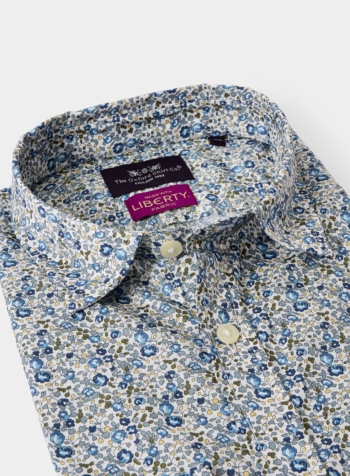 Men’s shirt in Eloise Liberty fabric.