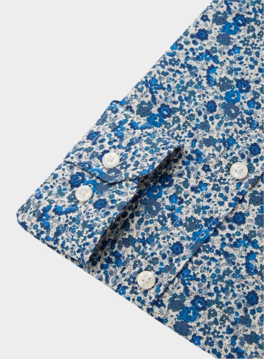 Men’s shirt in Emma & Georgina Liberty fabric.