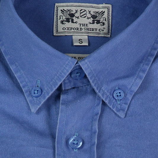 Men’s long sleeved weekender shirt in Mid Blue.