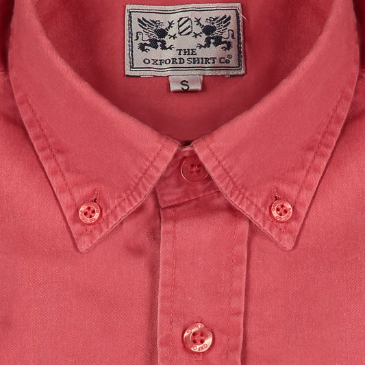 Men’s long sleeved weekender shirt in Red.