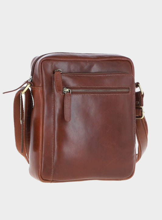 Men’s Mansfield crossbody bag in Chestnut.