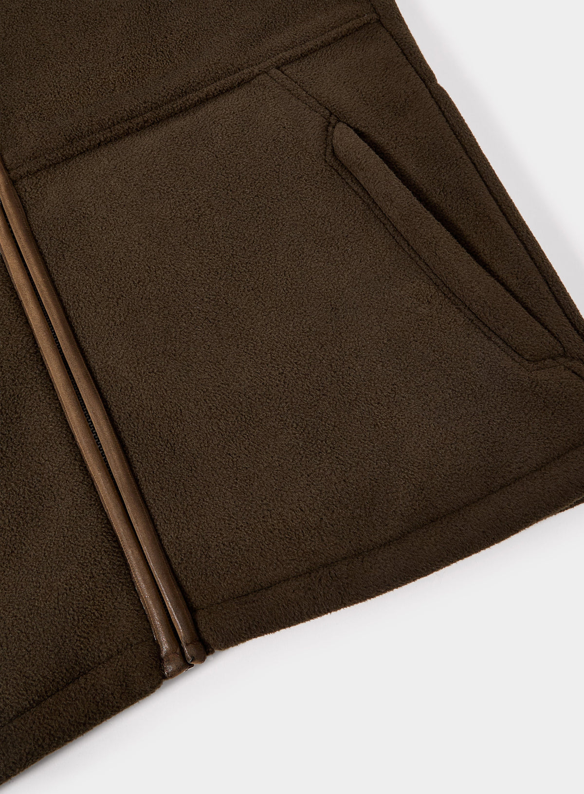 Men’s trimmed fleece gilet in Olive.