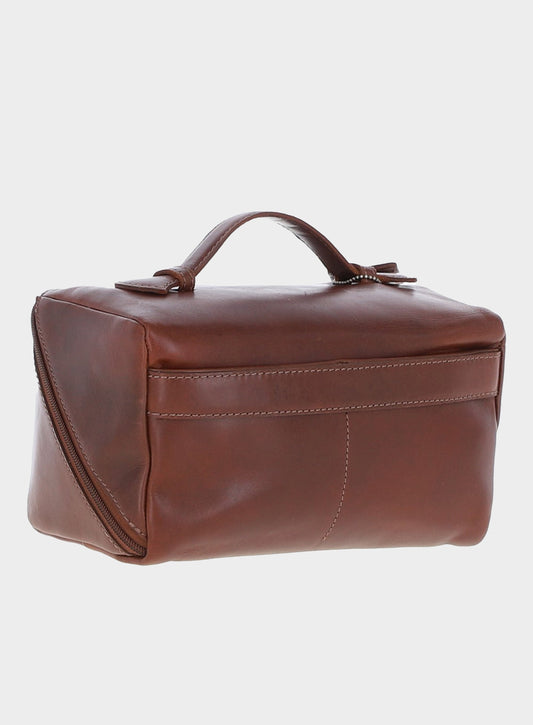 Nuffield travel wash bag in Chestnut.