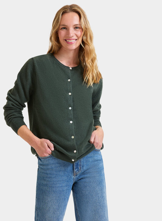 Women’s cashmere cardigan in Highland Green.