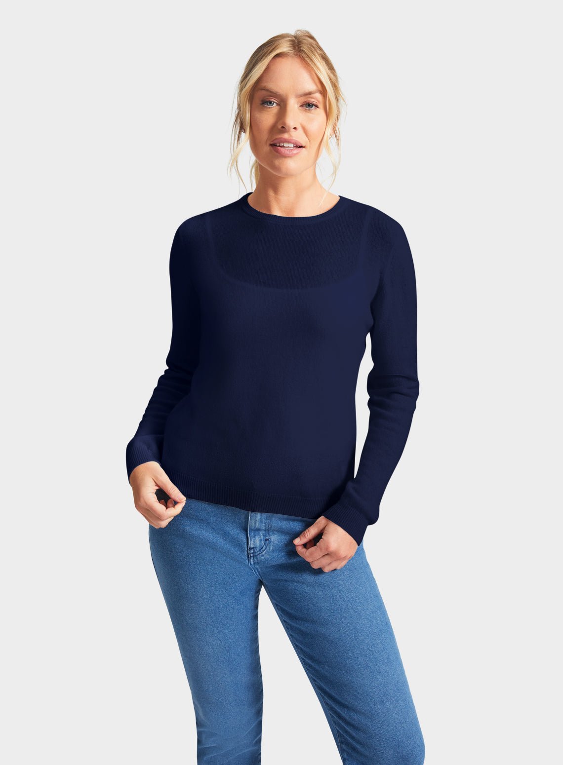 Women’s cashmere crew neck jumper in Navy.