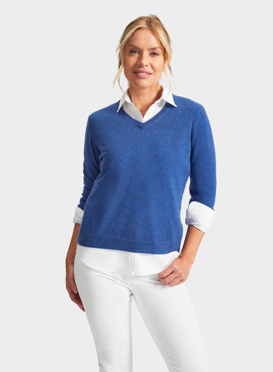 Women’s cashmere v neck jumper in Denim.