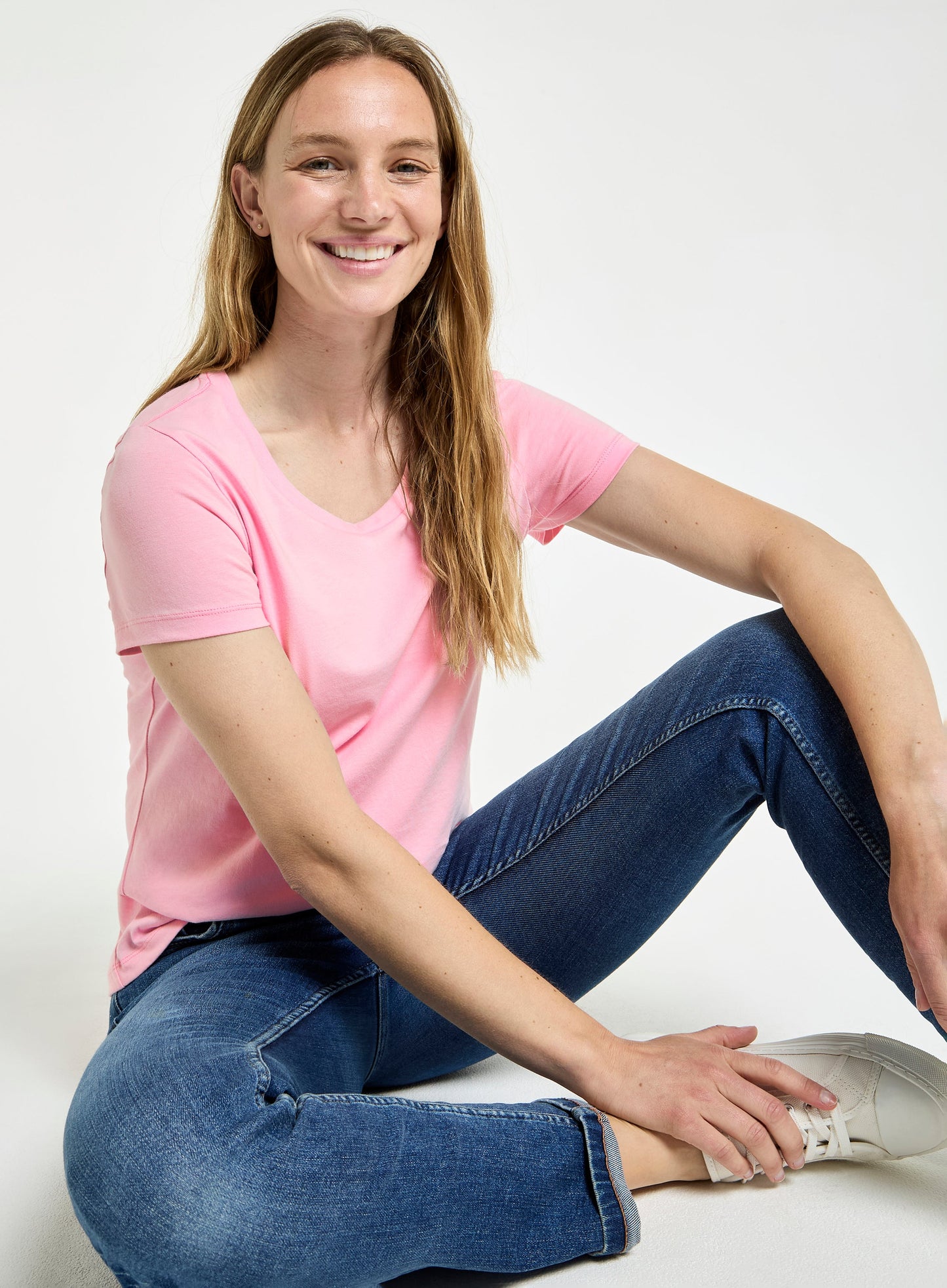 Women’s Classic Scoop Neck Short - Sleeved T-Shirt in Pink