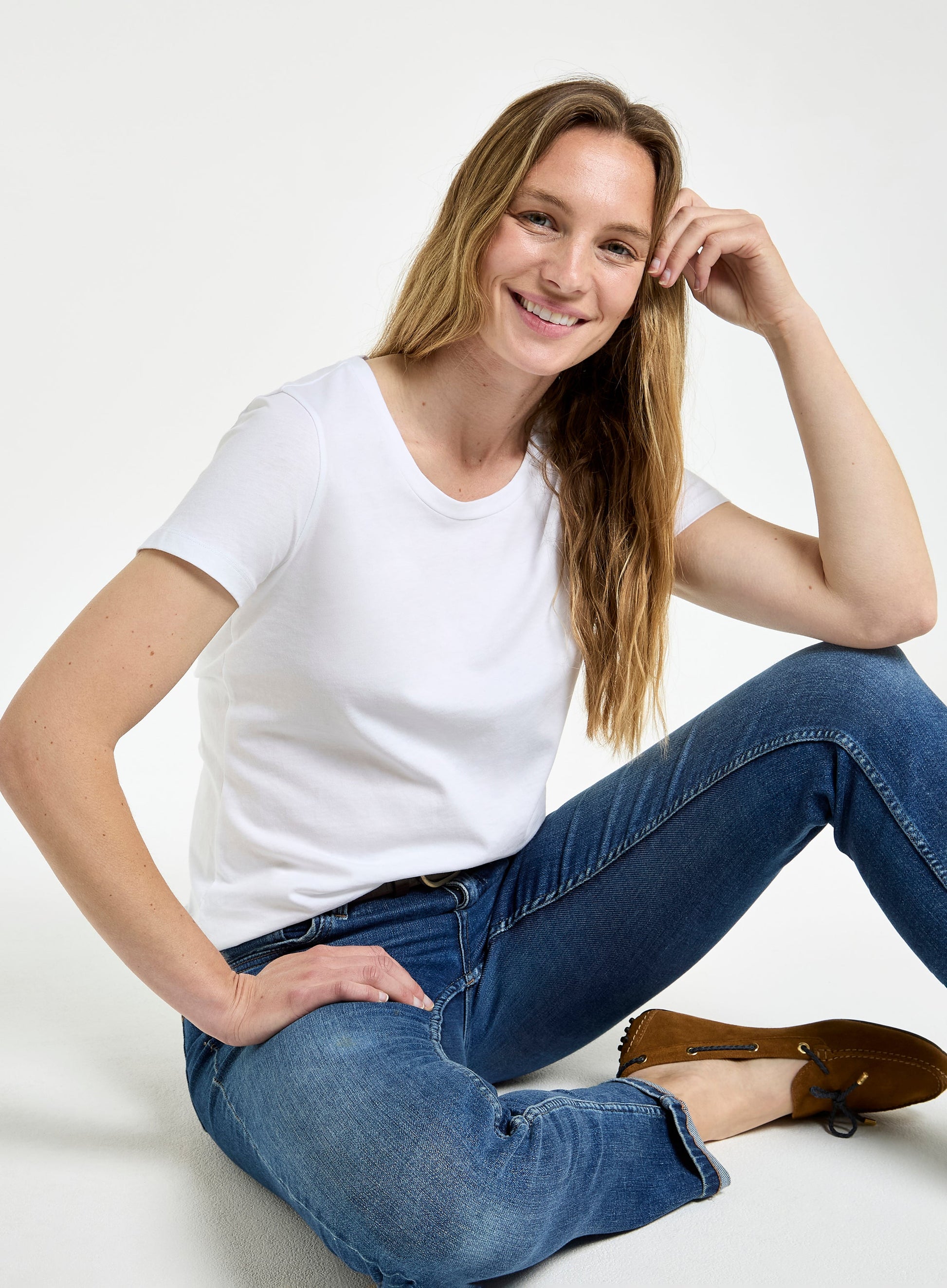 Women’s Classic Scoop Neck Short - Sleeved T-Shirt in White
