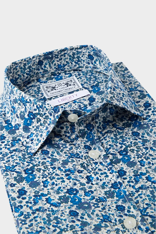 Women’s shirt in Emma & Georgina Liberty fabric.
