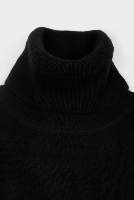 Cashmere Roll Neck in Black